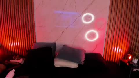 Snapshot of emiilycollins1 chatting on February 12, 2025, 9:43 pm online show from February 12, 2025, 9:43 pm