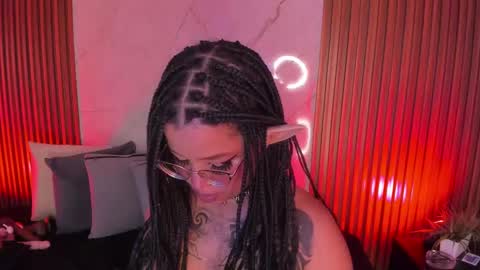 Snapshot of emiilycollins1 chatting on March 6, 2025, 10:15 pm online show from March 6, 2025, 10:15 pm