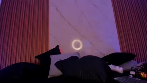   online show from December 18, 2025, 7:53 pm