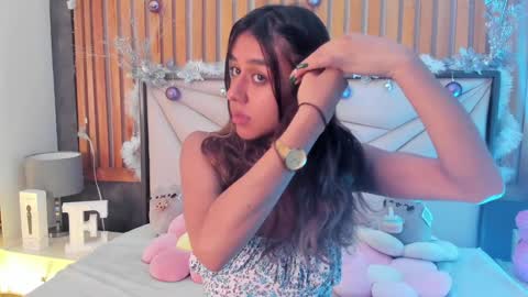 Snapshot of emiiscoot_1 chatting on December 5, 2024, 8:44 pm Emily online show from December 5, 2024, 8:44 pm