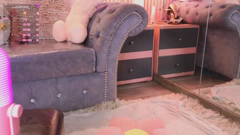 Snapshot of emiiscoot_1 chatting on January 7, 2025, 3:54 pm Emily online show from January 7, 2025, 3:54 pm