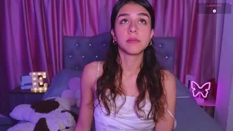 Snapshot of emiiscoot_1 chatting on November 6, 2025, 9:26 pm Emily online show from November 6, 2025, 9:26 pm