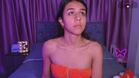 Snapshot of emiiscoot_1 chatting on November 12, 2025, 10:30 pm Emily online show from November 12, 2025, 10:30 pm