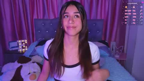 Snapshot of emiiscoot_1 chatting on November 18, 2025, 9:41 pm Emily online show from November 18, 2025, 9:41 pm