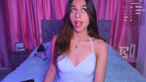 Snapshot of emiiscoot_1 chatting on November 26, 2025, 5:58 pm Emily online show from November 26, 2025, 5:58 pm