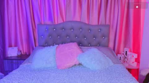 Snapshot of emiiscoot_1 chatting on January 8, 2026, 4:09 pm Emily online show from January 8, 2026, 4:09 pm