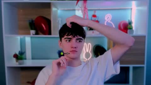 Snapshot of emil_lucky chatting on February 20, 2026, 12:27 pm emil_lucky online show from February 20, 2026, 12:27 pm