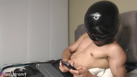 emile_239 online show from December 17, 2024, 3:50 am