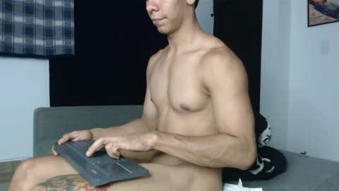 Snapshot of emile_239 chatting on June 4, 2026, 3:12 am emile_239 online show from June 4, 2026, 3:12 am