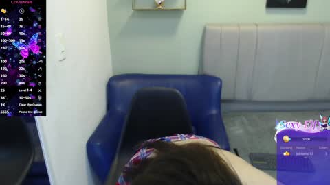 Emilee online show from February 5, 2025, 1:44 pm