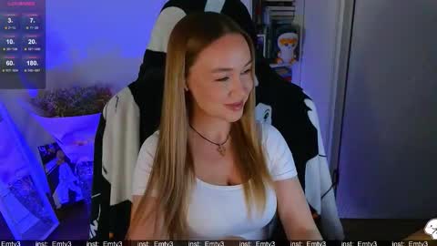 Snapshot of emili1_bc chatting on January 17, 2026, 1:49 pm Emili online show from January 17, 2026, 1:49 pm