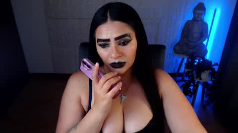 Snapshot of emili_evans_ chatting on December 17, 2024, 4:34 am POWERFULL GODDESS EMILI online show from December 17, 2024, 4:34 am