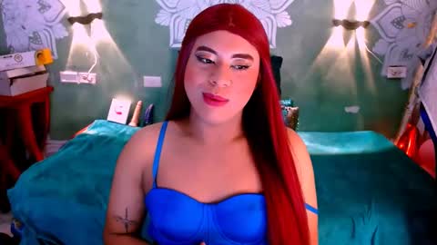 Snapshot of emili_roux chatting on February 22, 2025, 1:02 pm Emili roux online show from February 22, 2025, 1:02 pm