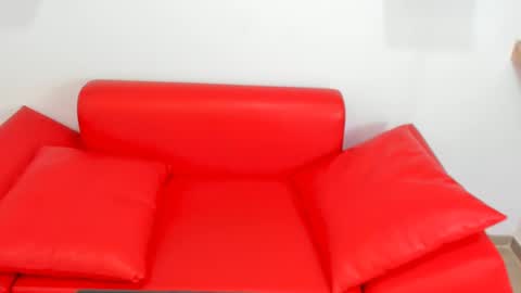 Snapshot of emili_slim chatting on September 11, 2025, 8:20 pm emili_slim online show from September 11, 2025, 8:20 pm