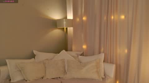 Snapshot of emilia_dream chatting on July 7, 2026, 6:34 pm emilia_dream online show from July 7, 2026, 6:34 pm