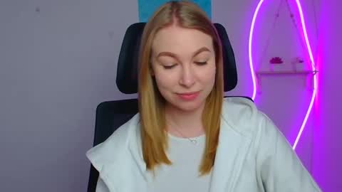 Emilia online show from March 17, 2026, 12:30 pm