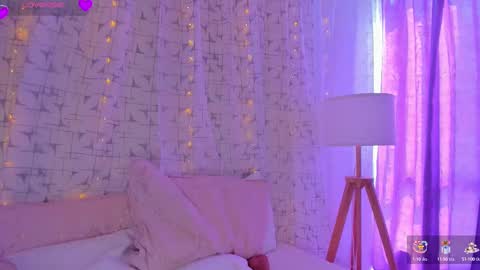 Snapshot of emilia_rey_ chatting on February 23, 2025, 7:17 pm online show from February 23, 2025, 7:17 pm