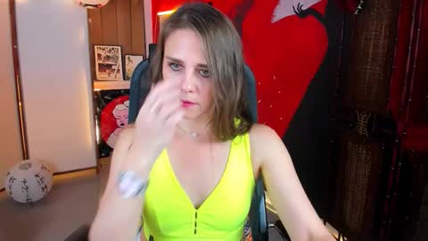 Emilia Bedy online show from November 19, 2025, 9:09 am