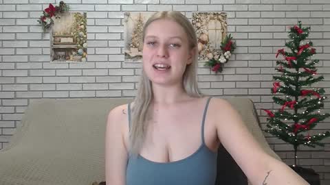 Snapshot of emiliaduchess chatting on December 19, 2024, 12:12 pm Amili online show from December 19, 2024, 12:12 pm