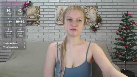 Snapshot of emiliaduchess chatting on December 31, 2024, 5:55 am Amili online show from December 31, 2024, 5:55 am