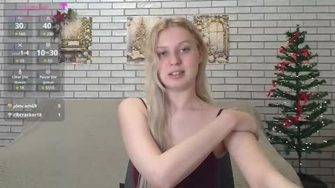 Snapshot of emiliaduchess chatting on January 20, 2025, 9:56 am Amili online show from January 20, 2025, 9:56 am