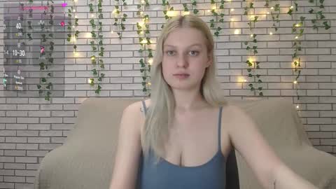 Snapshot of emiliaduchess chatting on February 16, 2025, 4:53 pm Amili online show from February 16, 2025, 4:53 pm