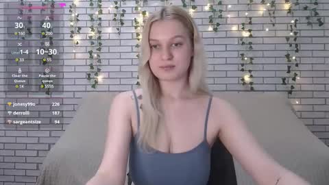 Snapshot of emiliaduchess chatting on February 23, 2025, 10:49 am Amili online show from February 23, 2025, 10:49 am