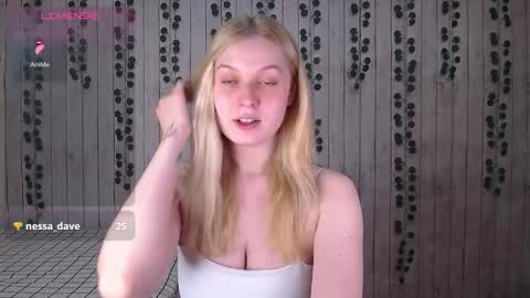 Snapshot of emiliaduchess chatting on October 23, 2025, 11:42 am Amili online show from October 23, 2025, 11:42 am