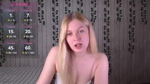 Snapshot of emiliaduchess chatting on November 13, 2025, 7:40 am Amili online show from November 13, 2025, 7:40 am