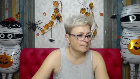 EmiliaGree online show from November 2, 2025, 6:10 pm