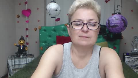 EmiliaGree online show from November 11, 2025, 6:19 pm