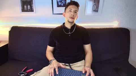 EMILIOCUM online show from June 21, 2026, 8:06 am