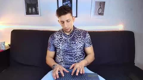EMILIOCUM online show from July 1, 2026, 4:58 am