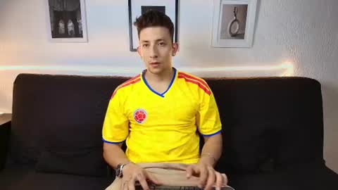 EMILIOCUM online show from July 8, 2026, 12:59 am
