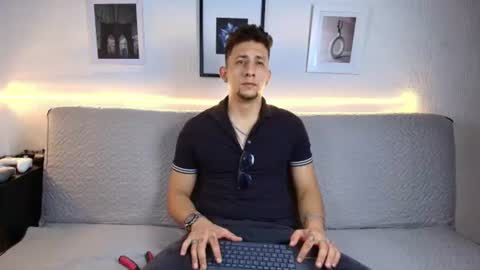 EMILIOCUM online show from July 15, 2026, 5:02 am
