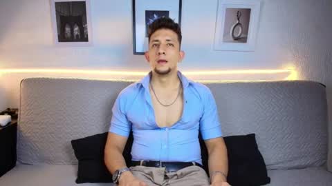 EMILIOCUM online show from July 17, 2026, 5:36 am