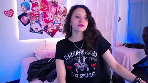 Emili Russo online show from November 5, 2025, 8:09 pm