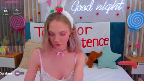 Snapshot of emilly_hart chatting on October 26, 2025, 5:35 am Emilly online show from October 26, 2025, 5:35 am