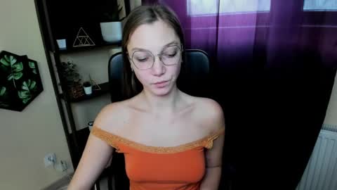 Snapshot of emilly_xkiss chatting on March 3, 2025, 12:37 pm Emilly online show from March 3, 2025, 12:37 pm