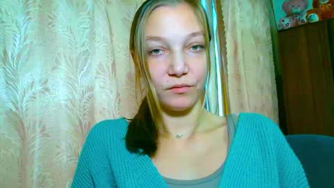 Emilly online show from November 10, 2025, 10:58 am