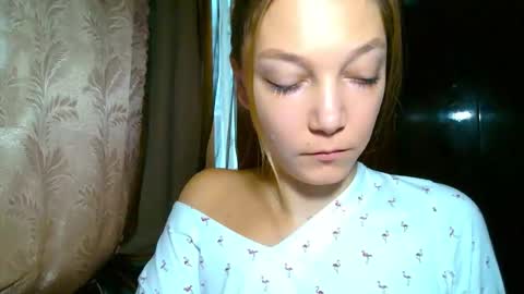 Emilly online show from December 1, 2025, 6:51 am