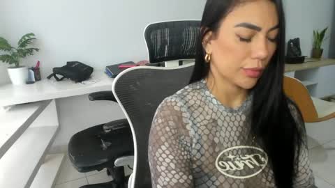 Emilly  online show from April 13, 2026, 2:22 pm