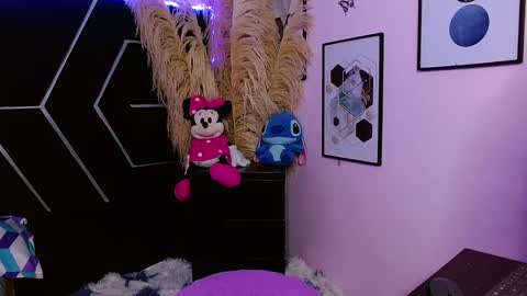 emillystonex online show from January 7, 2026, 5:59 pm