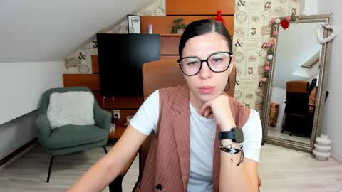 Snapshot of emillytaylor chatting on September 16, 2025, 2:56 am EmillyTaylor online show from September 16, 2025, 2:56 am