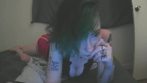 Emily Love online show from October 5, 2025, 4:22 am