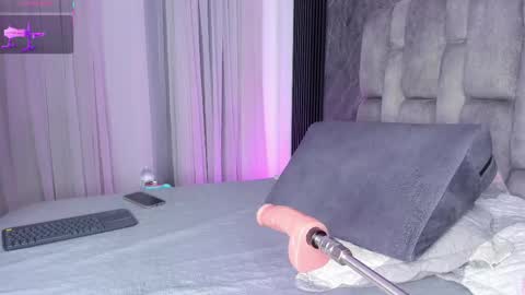 Snapshot of emily___fox chatting on October 11, 2025, 12:04 pm Emily online show from October 11, 2025, 12:04 pm