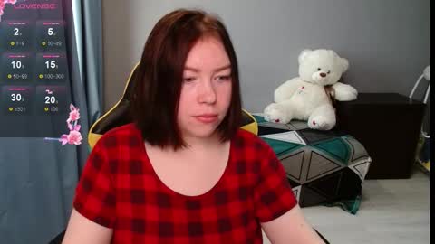 Snapshot of emily_amorre chatting on September 9, 2025, 2:11 am Emily 3 online show from September 9, 2025, 2:11 am