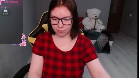 Snapshot of emily_amorre chatting on September 24, 2025, 1:42 am Emily 3 online show from September 24, 2025, 1:42 am