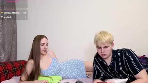 emily_and_ilumi online show from January 18, 2026, 7:39 pm