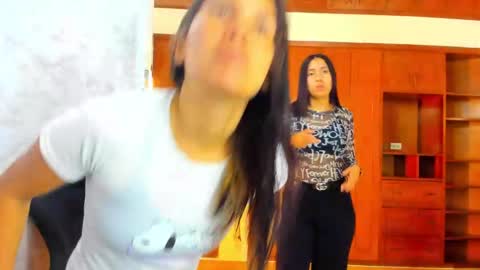 Emily and Soffy online show from April 18, 2026, 1:04 pm